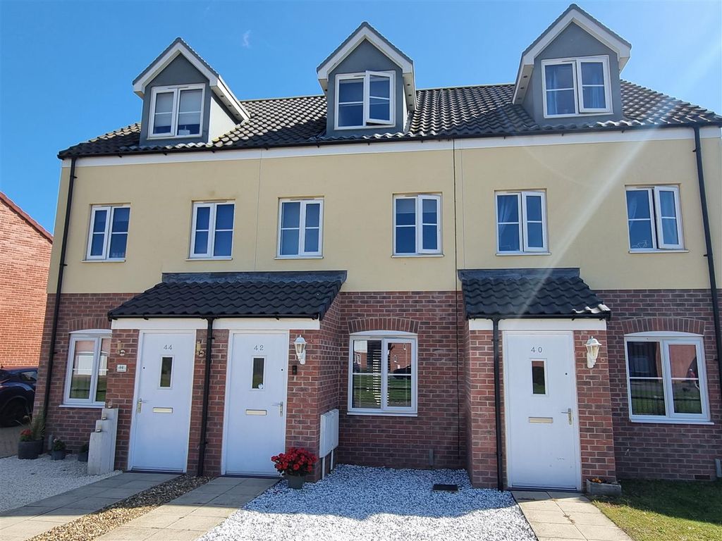 Property photo 1 of 12 Front