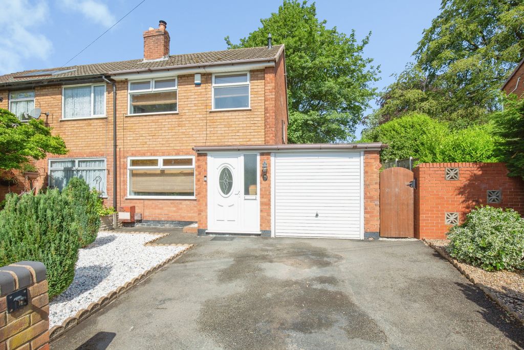 Property photo 1 of 21 E2106368-Mw26-100