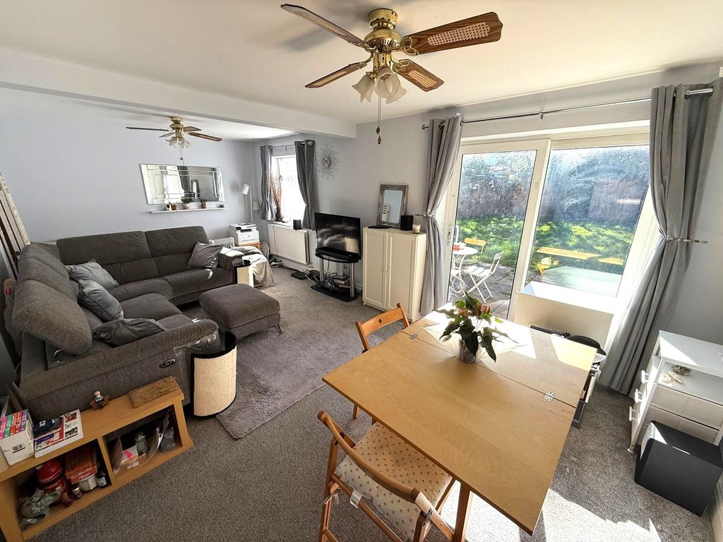 Property photo 3 of 12 Photo 10