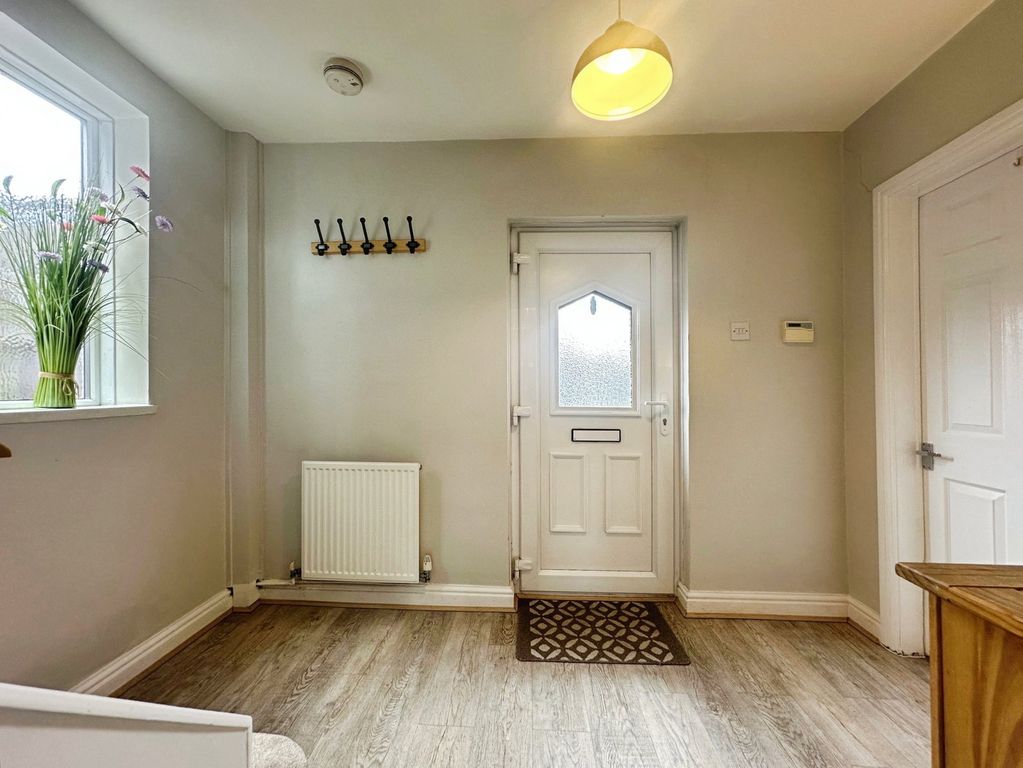 Property photo 2 of 39