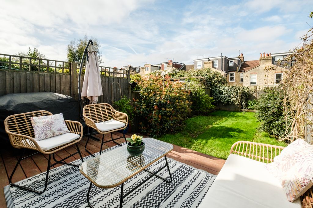 Property photo 3 of 23