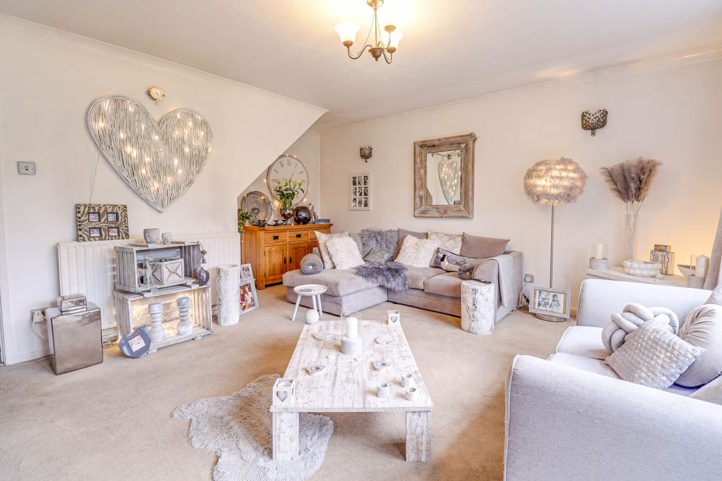 Property photo 3 of 17 Picture No. 02