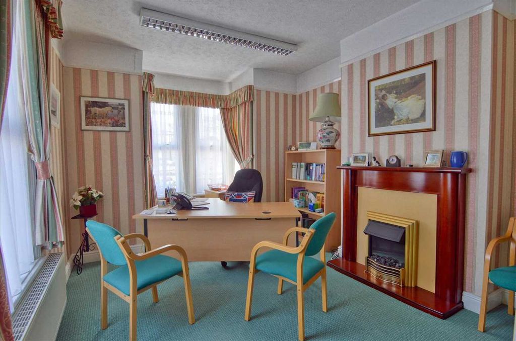 Property photo 3 of 10 Ground Floor Front Room