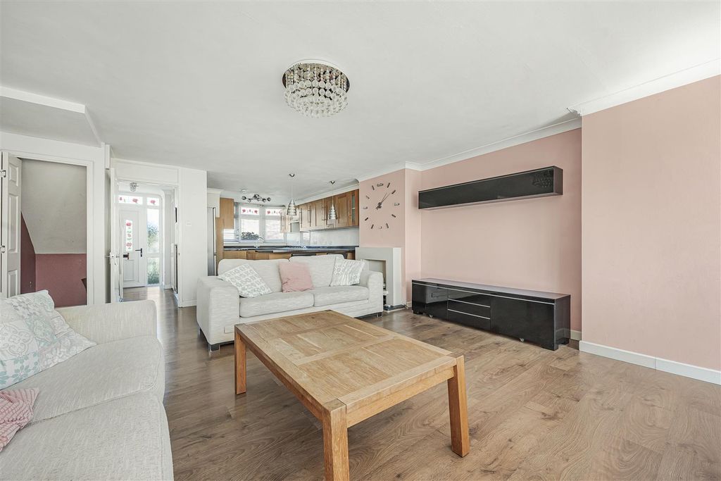 Property photo 2 of 16 16_79683.Jpg