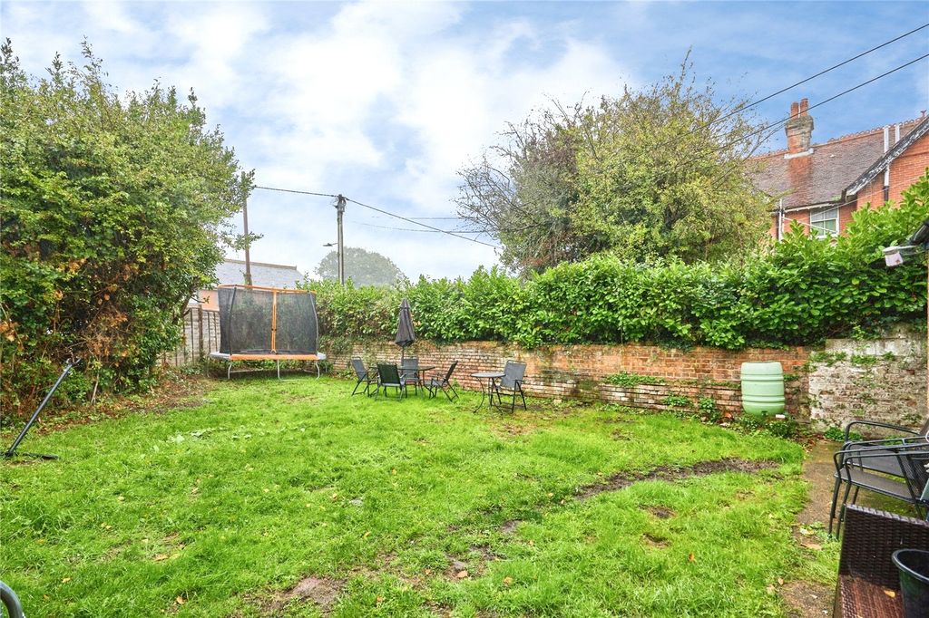 Property photo 3 of 13 Garden