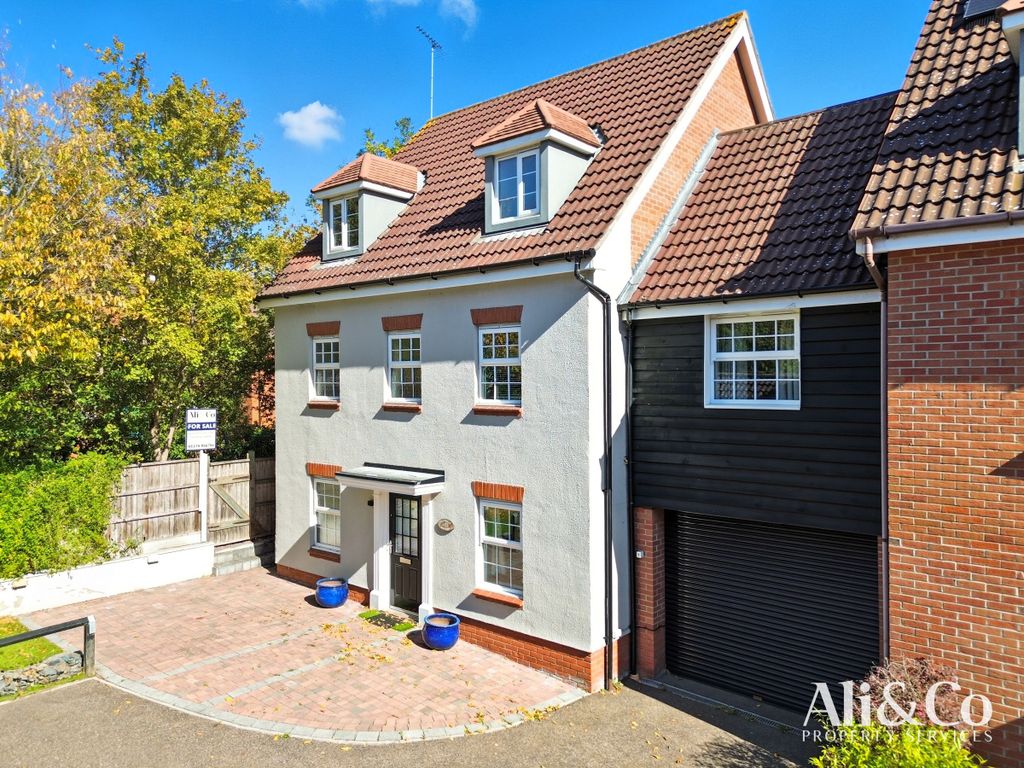 Property photo 1 of 34