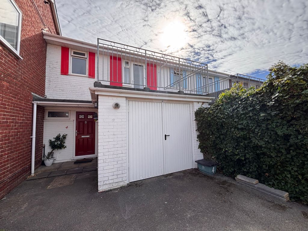 Property photo 1 of 3 View