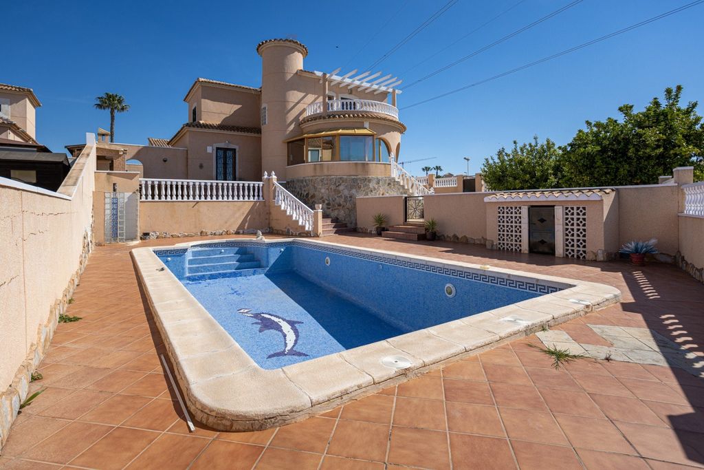 Property photo 3 of 24