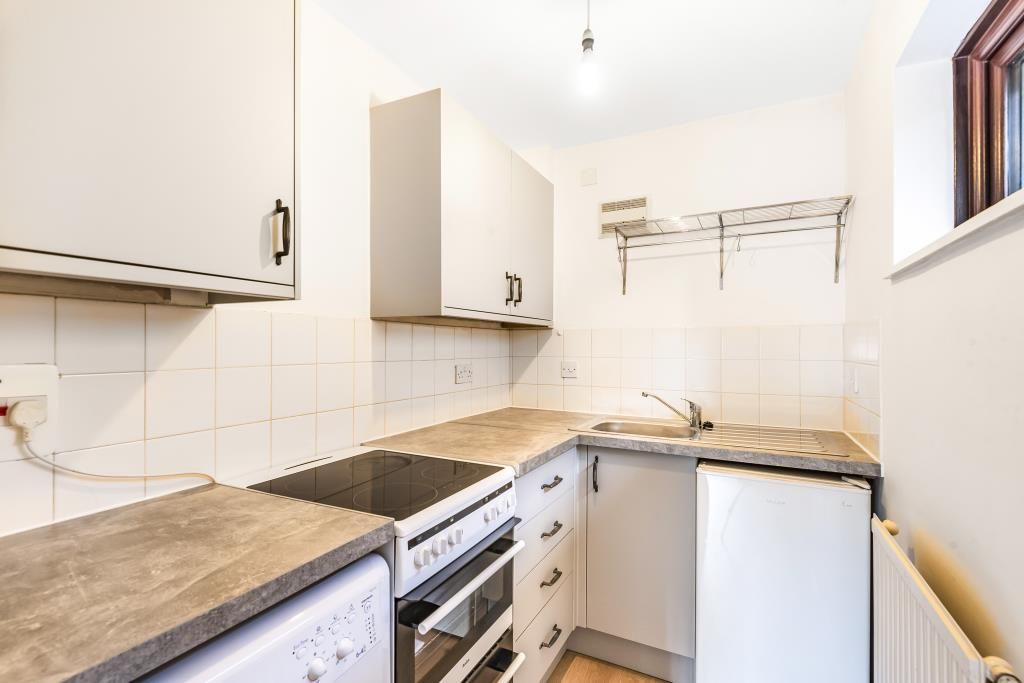 Property photo 3 of 9 Kitchen