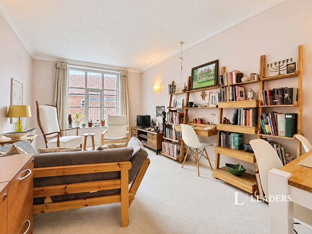 Property photo 3 of 10 Pbox-Img.Png