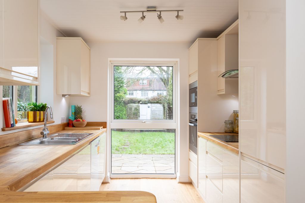 Property photo 2 of 26 Kitchen