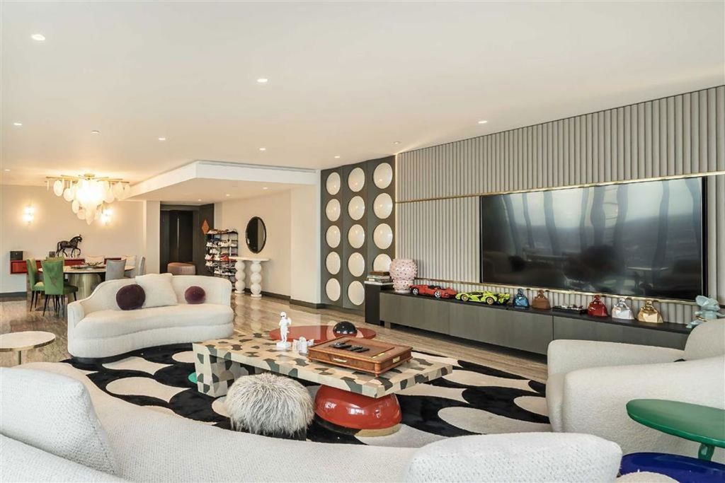 Property photo 3 of 24