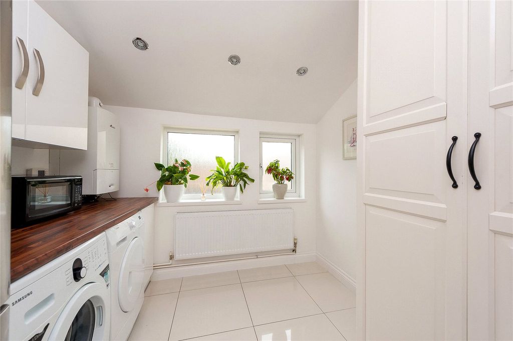 Property photo 2 of 27 Picture No. 02