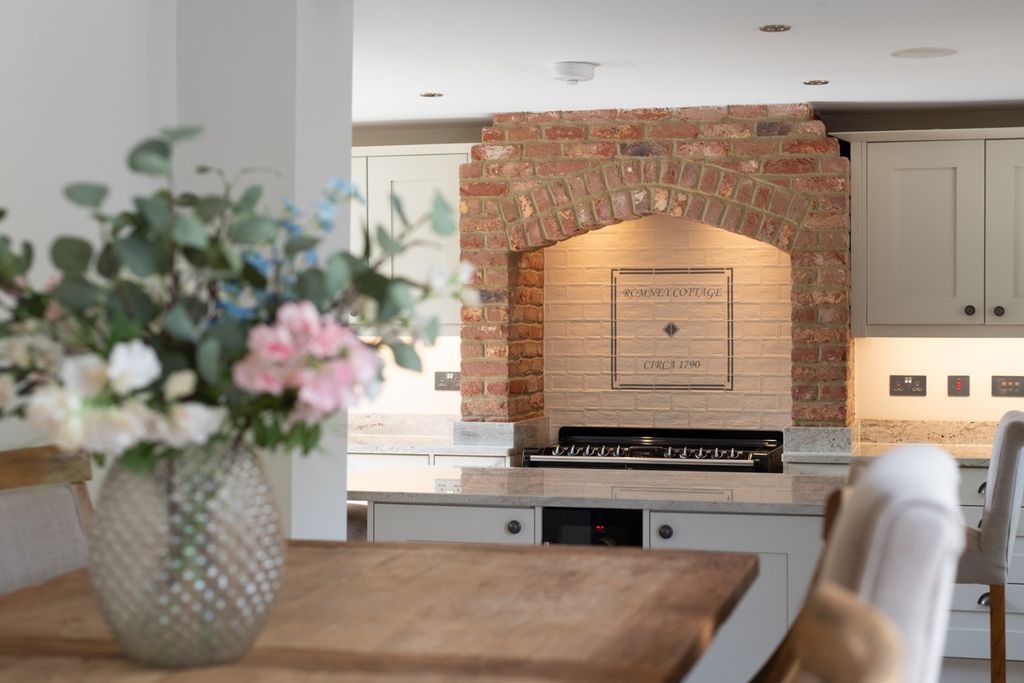 Property photo 2 of 25 2710206