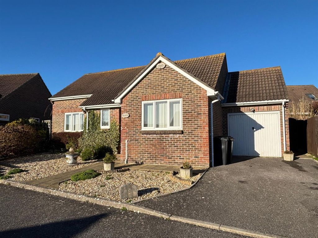 Property photo 1 of 14 Front Aspect.Jpg