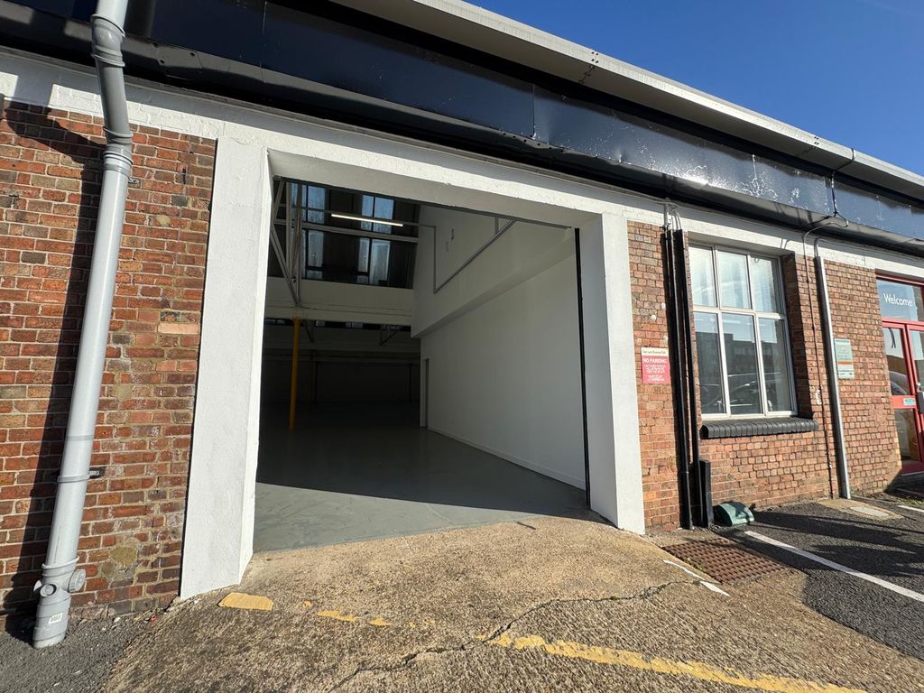 Property photo 3 of 7