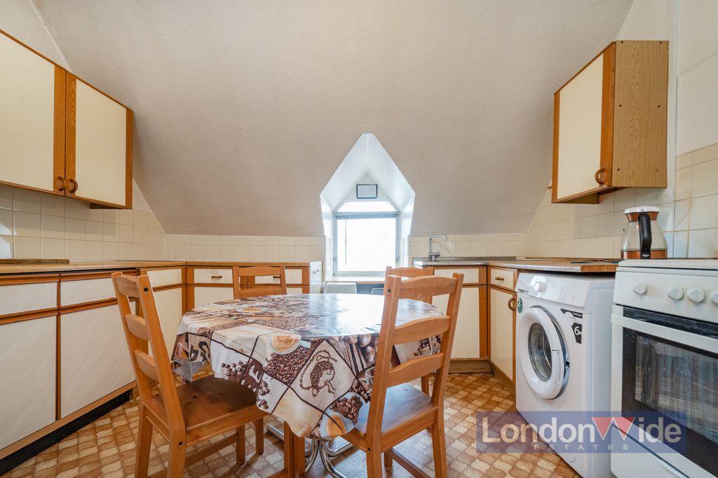 Property photo 3 of 11 Photo 10