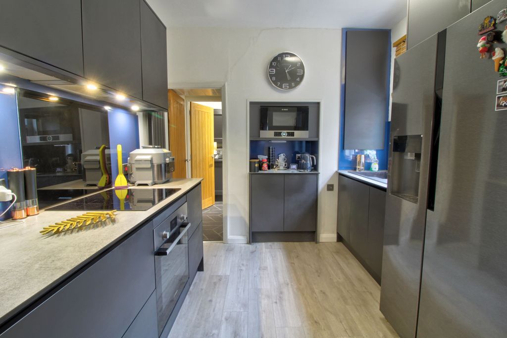Property photo 2 of 18 Kitchen