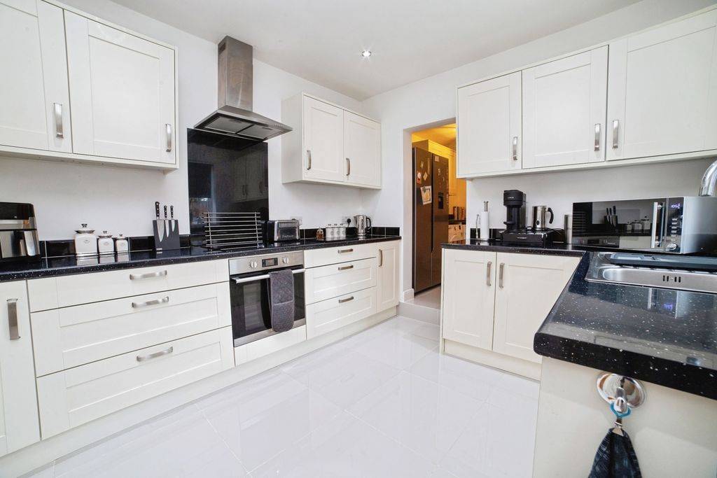 Property photo 3 of 24 Pbox-Img.Jpg