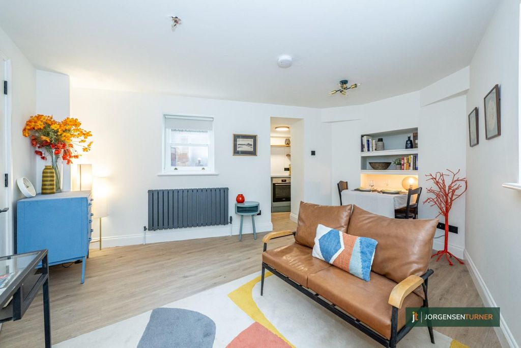 Property photo 1 of 10 Canterbury Road 111B-010 Lr - Jt.Jpg