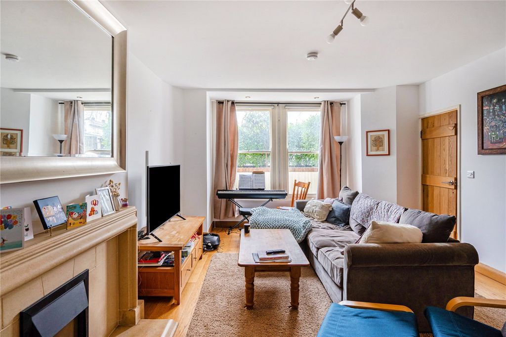 Property photo 2 of 9 Sitting Room