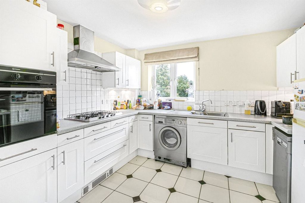 Property photo 3 of 15 Kitchen