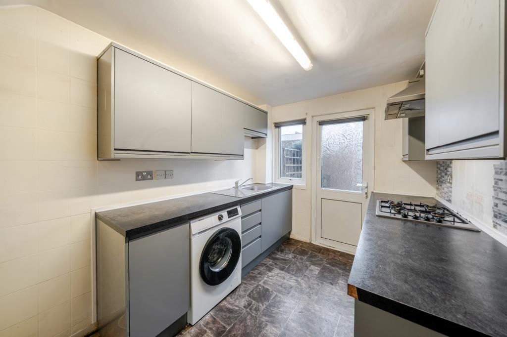 Property photo 3 of 20 Kitchen