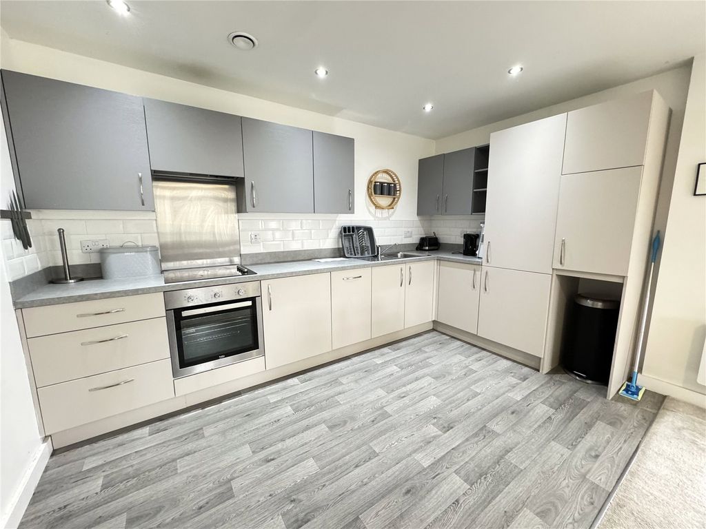 Property photo 2 of 15 Kitchen