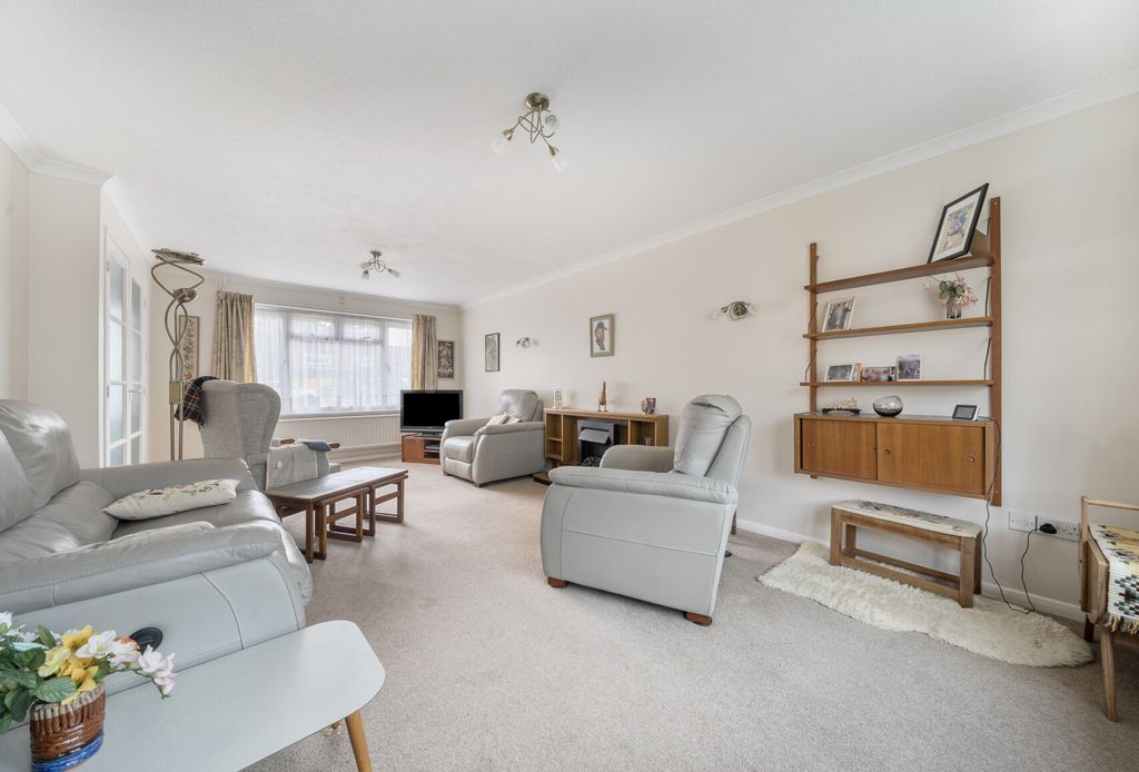 Property photo 3 of 18 1302115-18-683F2F...