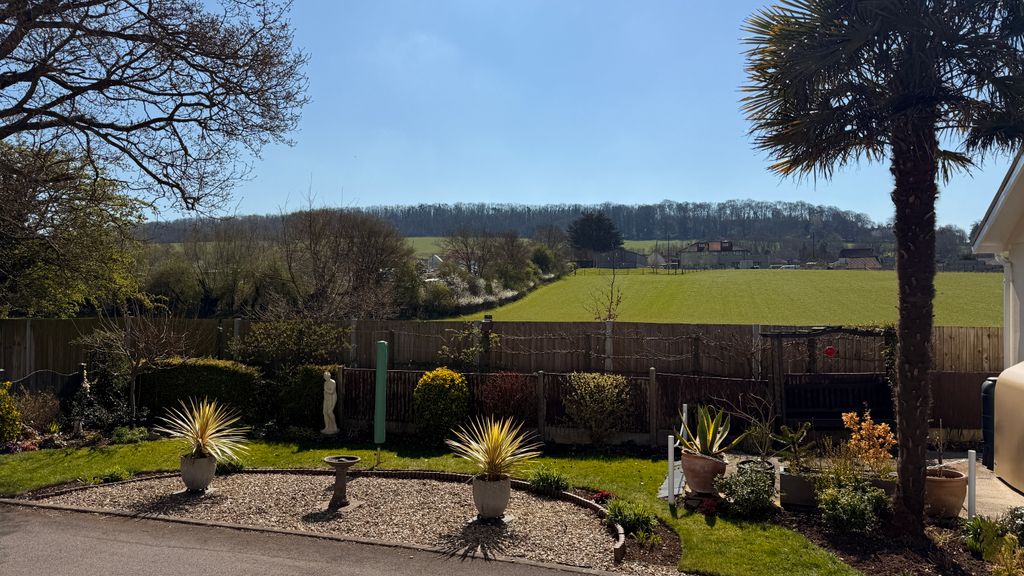 Property photo 2 of 35 Img_E2960