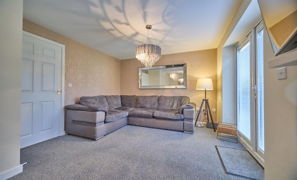 Property photo 3 of 16 Dining Lounge