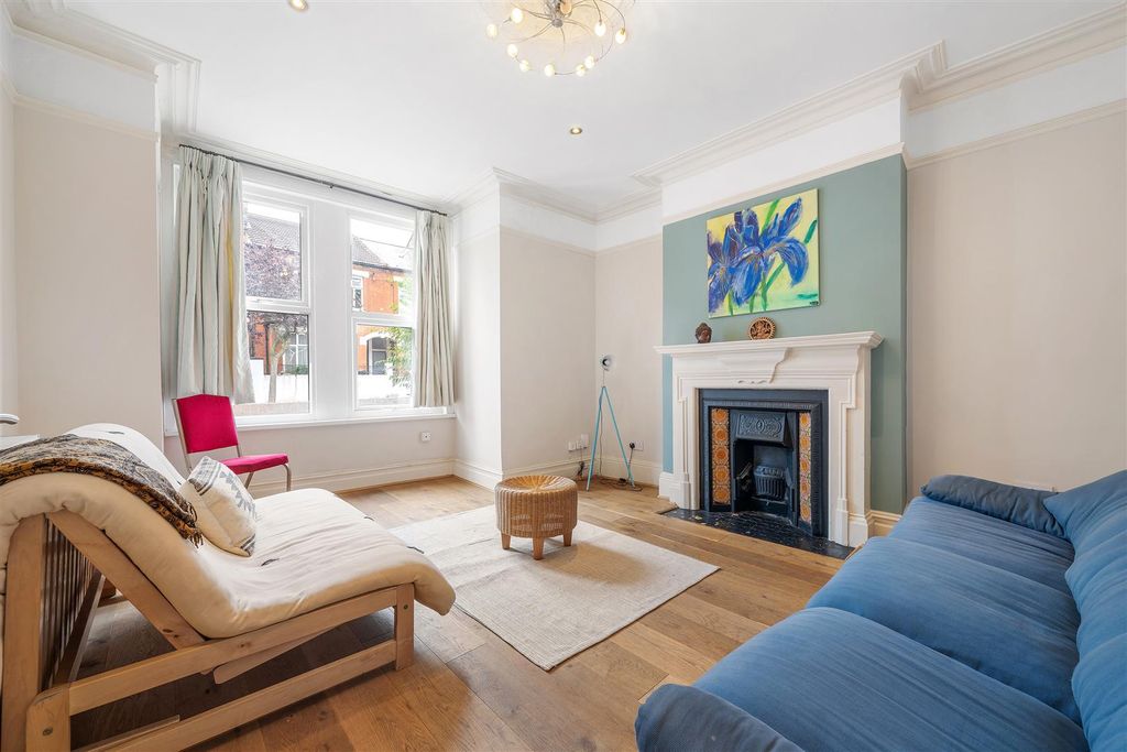 Property photo 1 of 18
