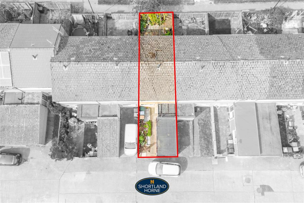Property photo 2 of 20