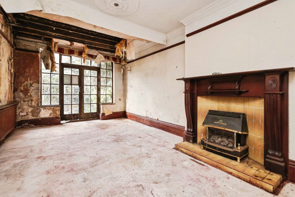 Property photo 2 of 18