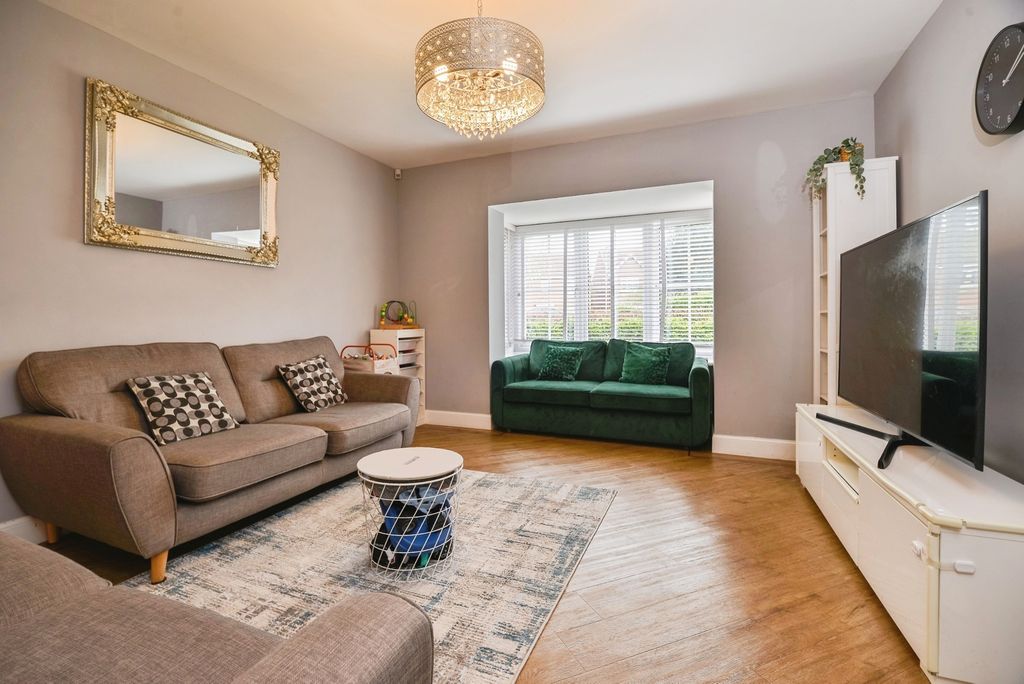 Property photo 2 of 10 Pbox-Img.Jpg