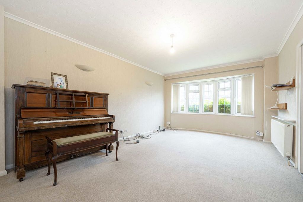 Property photo 2 of 7