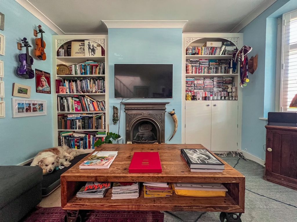 Property photo 2 of 30