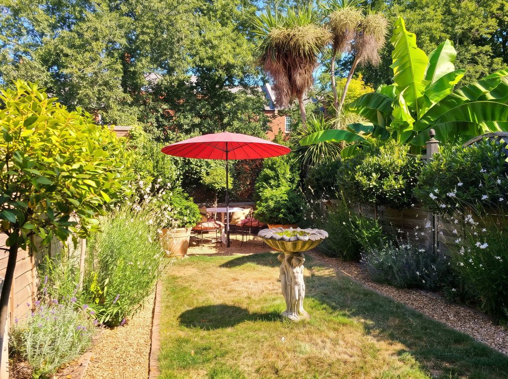 Property photo 2 of 35
