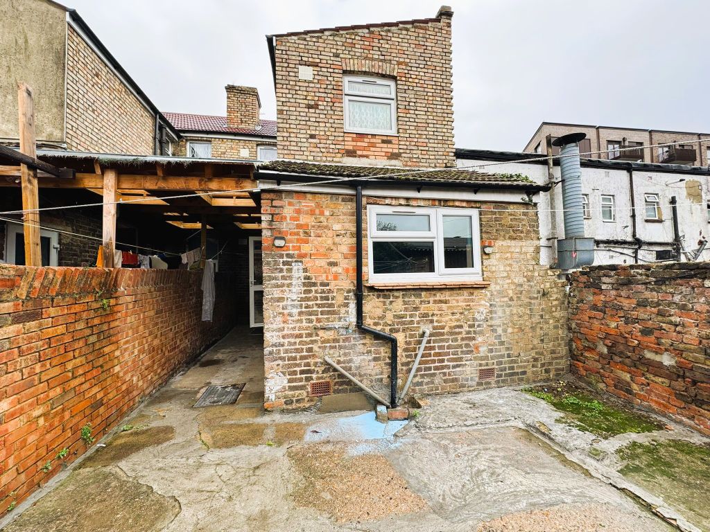 Property photo 2 of 8