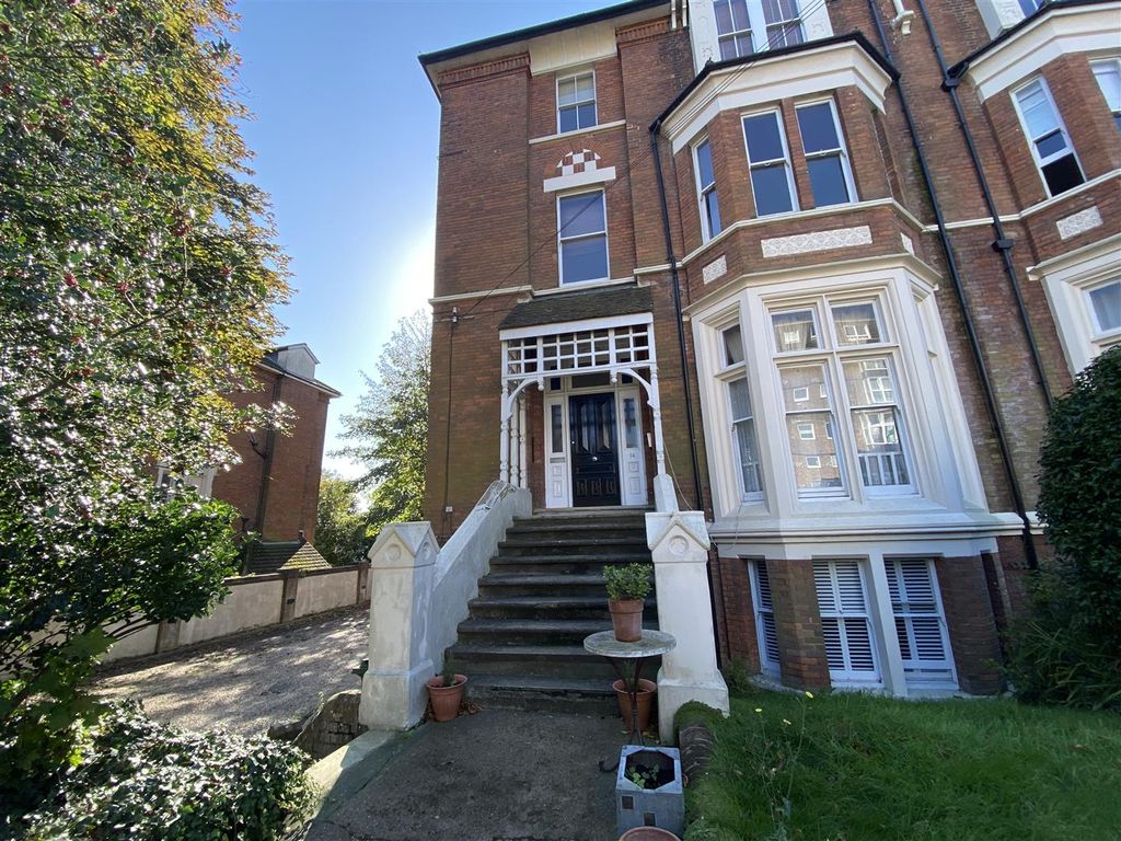 Property photo 1 of 5 Front