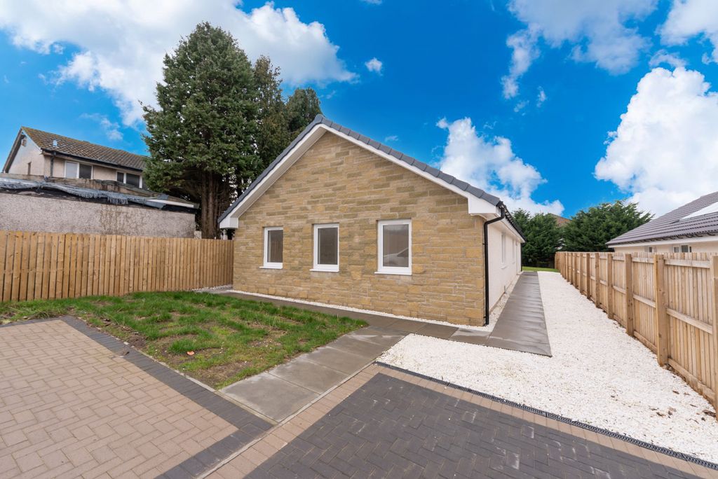 Property photo 1 of 32 3 Bedroom Bungalow For Sale