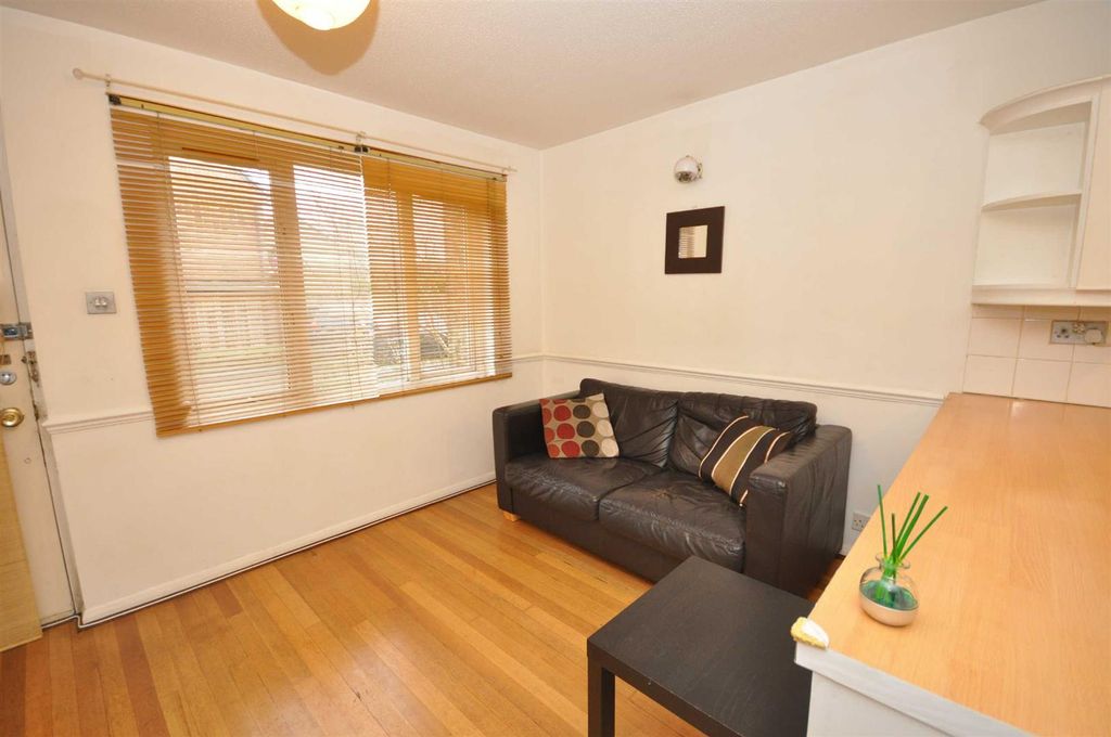 Property photo 3 of 7 Pmulk-Eugkk1Uomvkefuhq.Jpg