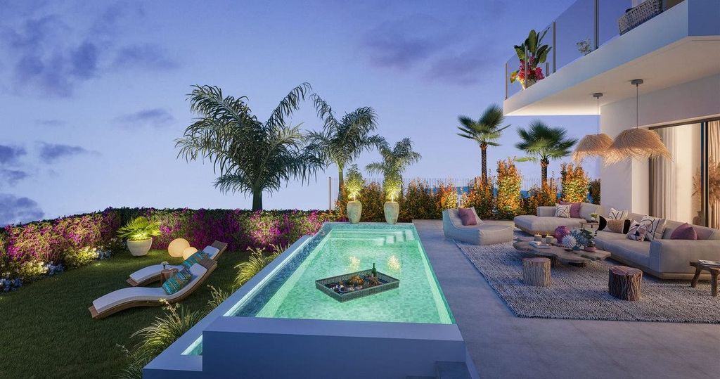 Property photo 1 of 8 Villa, El Chaparral