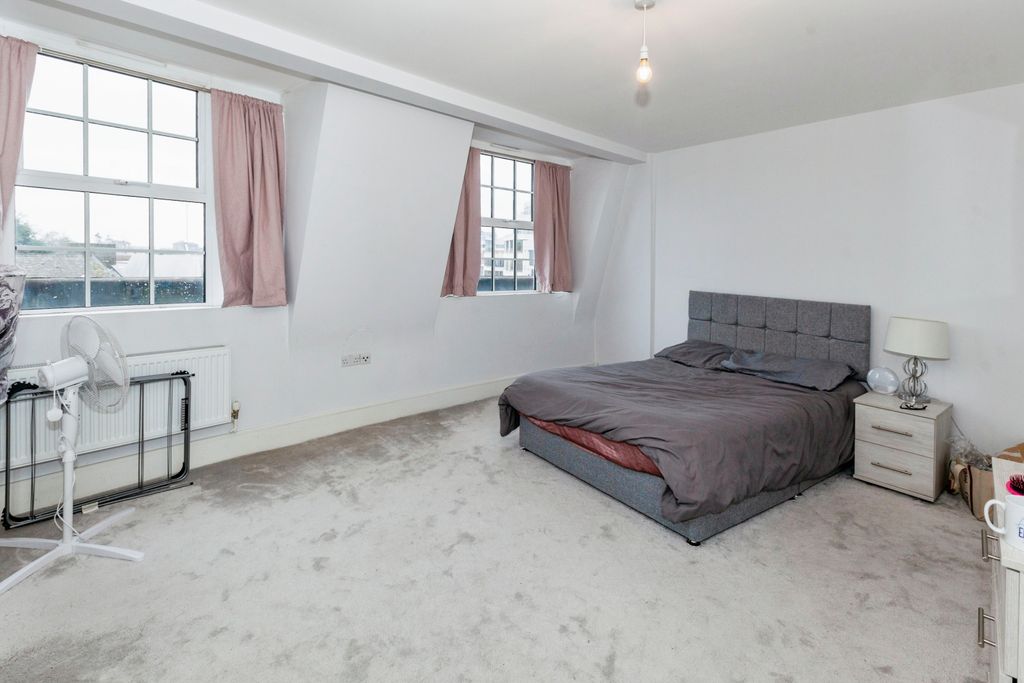 Property photo 1 of 17 Img_1733162_019