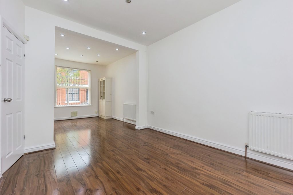 Property photo 2 of 17 Photo