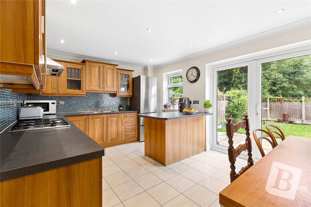 Property photo 2 of 17 Kitchen