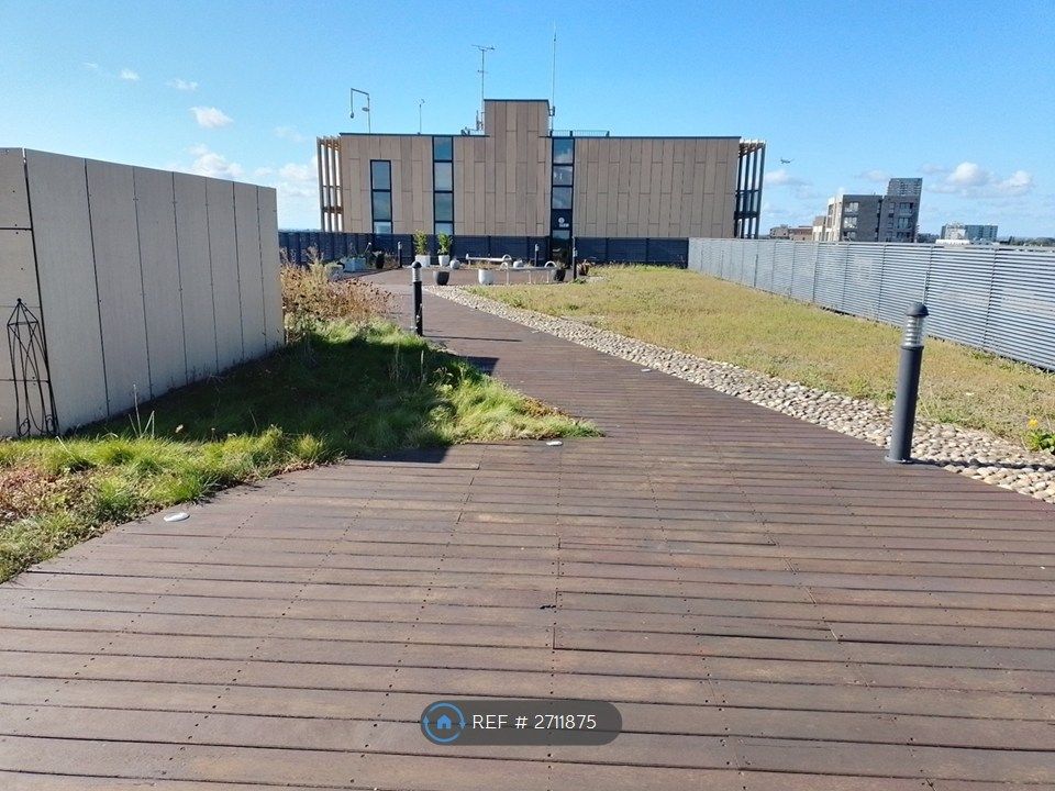 Property photo 2 of 17 Terrace