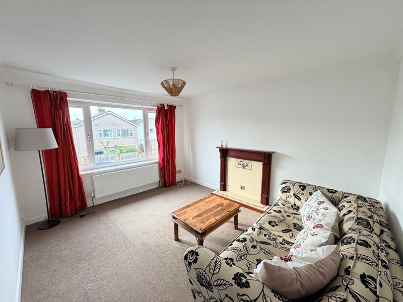 Property photo 2 of 6 Lounge