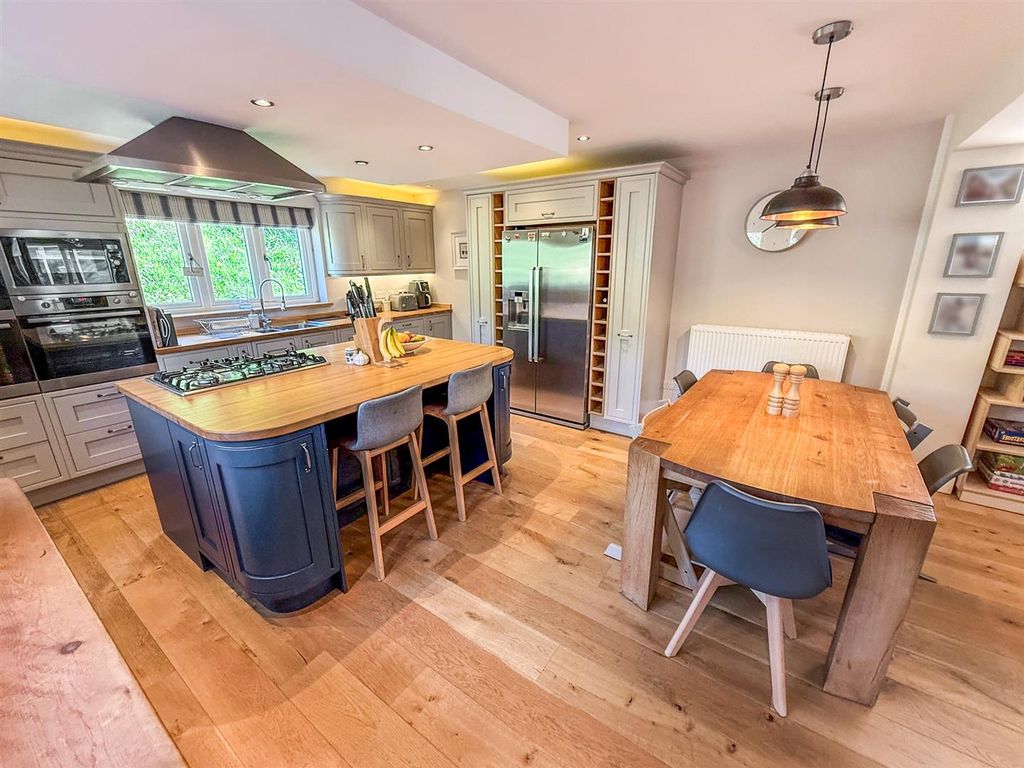 Property photo 2 of 28 Kitchen/ Dining Room