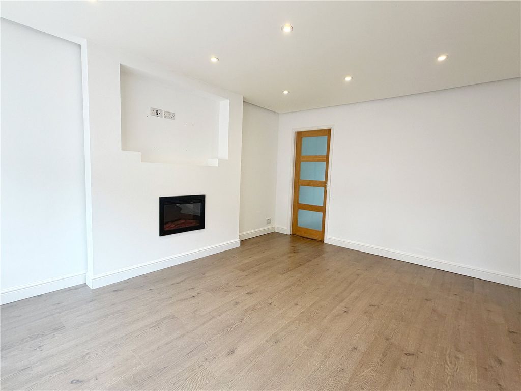 Property photo 1 of 17 Picture No. 22